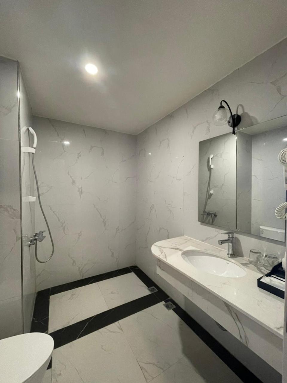 Lotus Hotel & Apartment Haiphong Exterior foto